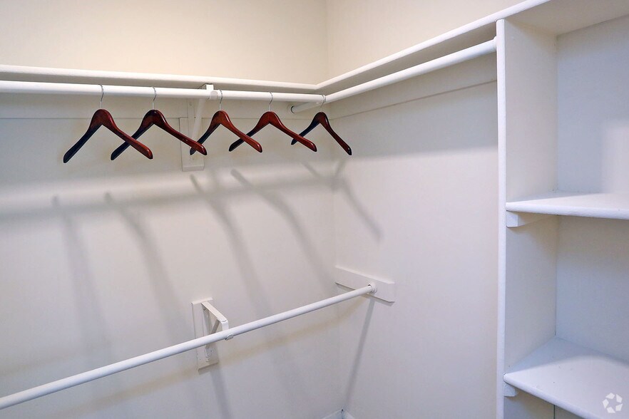 More Photos Of 3001 Reflections Way, Virginia Beach Apartments For Sale