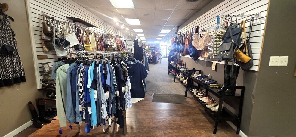 More Photos Of 6020 Davison Rd, Burton Freestanding For Lease