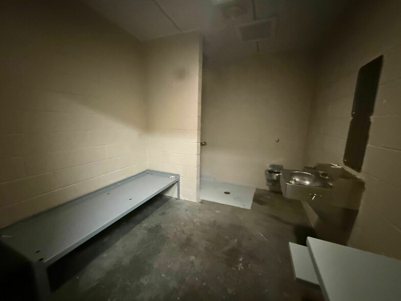 More Photos Of 406 N Avenue D, San Luis Correctional Facility For Sale