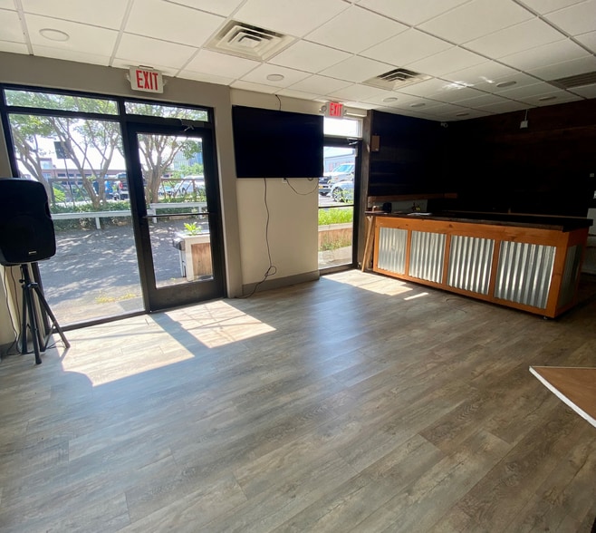More Photos Of 200 W Water St, Charlottesville Restaurant For Lease