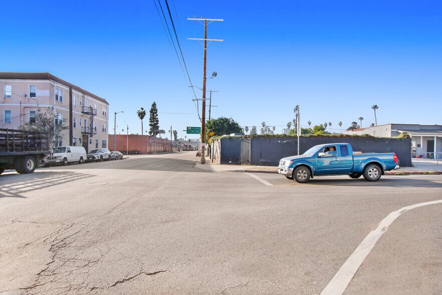 More Photos Of 4401 Melrose Ave, Los Angeles Land For Sale