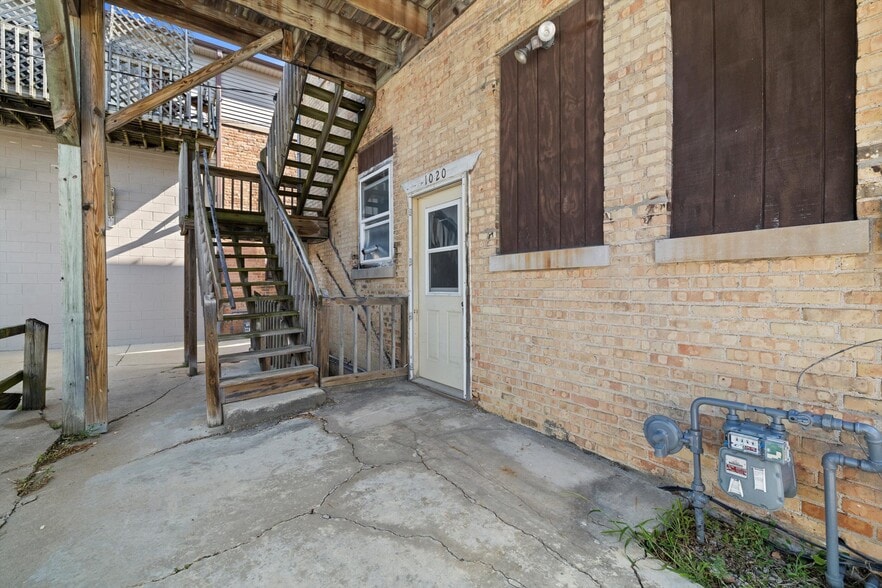 More Photos Of 1020 Main St, Union Grove Storefront Retail Residential For Sale