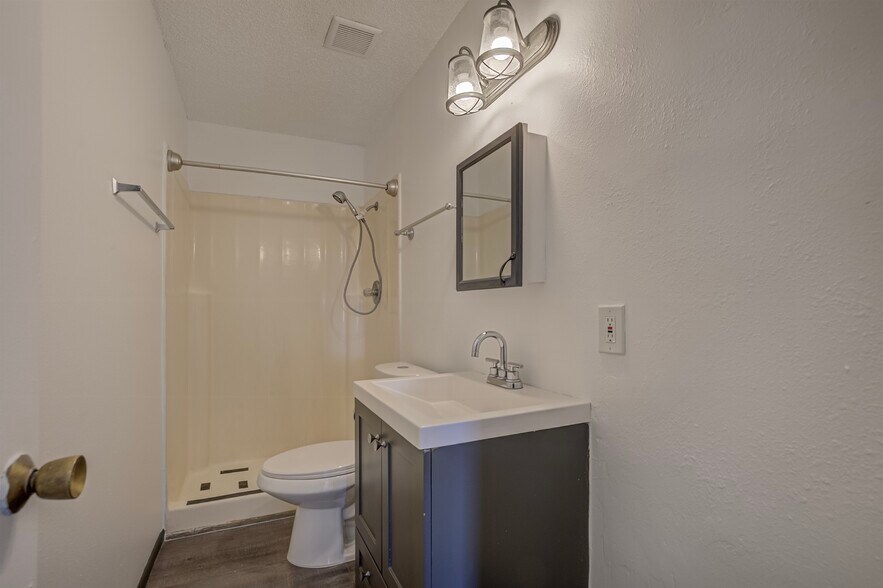 More Photos Of 408 W Main St, Payson Freestanding For Sale