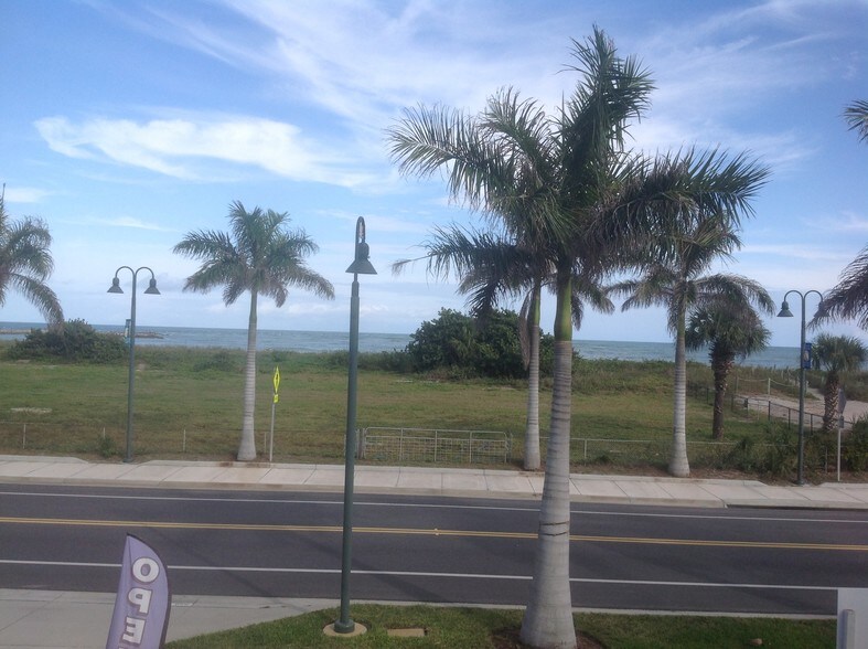 More Photos Of 221 S Ocean Dr, Fort Pierce Office For Lease