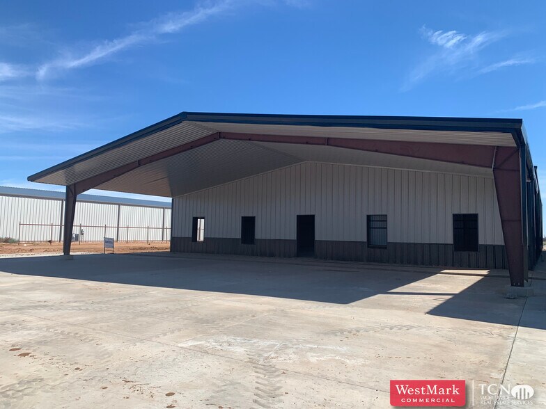 More Photos Of 6621 Xenia, Lubbock Warehouse For Sale