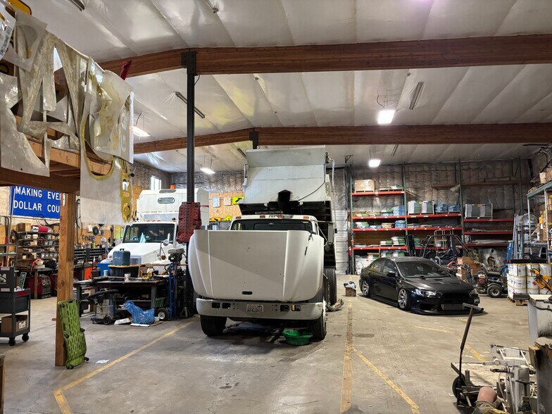 More Photos Of 723 W Deschutes Ave, Kennewick Industrial For Sale