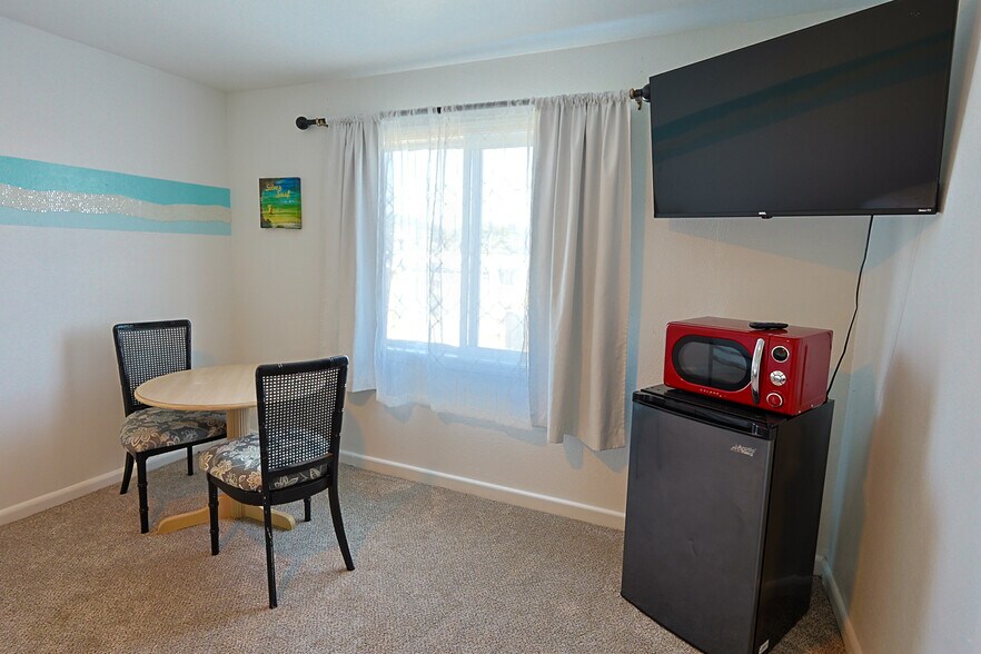 More Photos Of 754 SW Coast Hwy, Newport Hotel For Sale