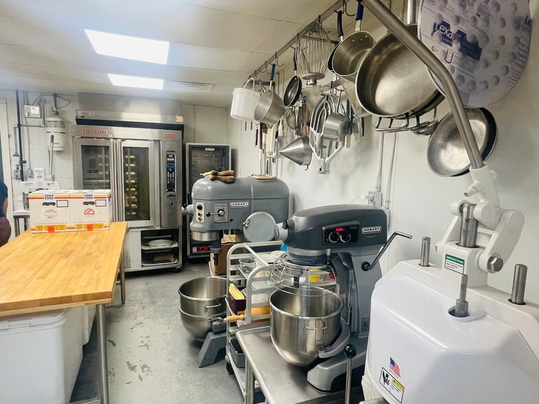 More Photos Of 1725 N Limestone St, Gaffney Restaurant For Sale