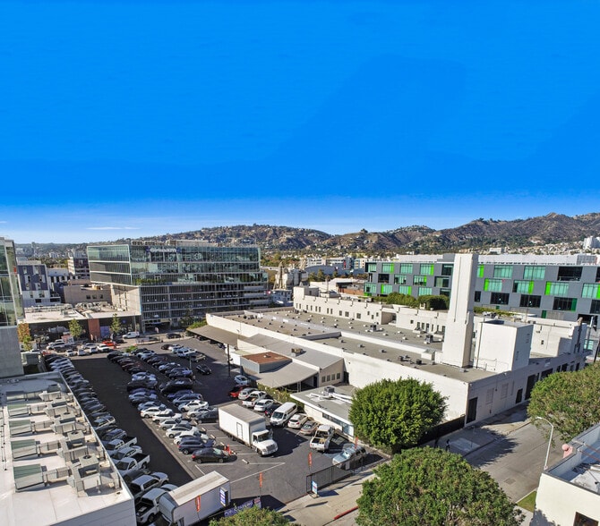 More Photos Of 7000 Romaine St, Los Angeles Showroom For Lease