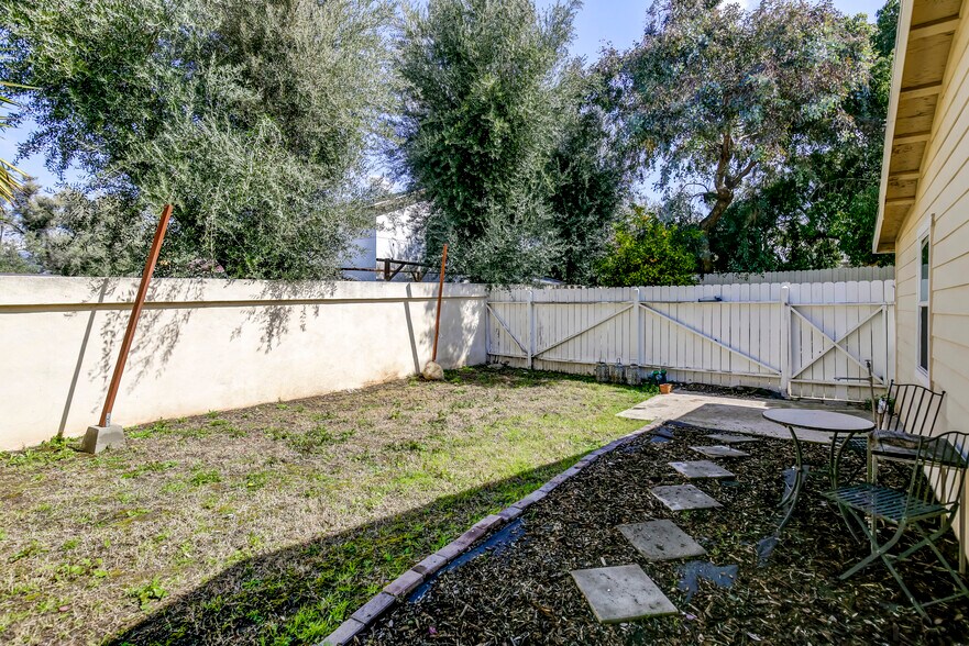 More Photos Of 2371 Mentone Ave, Mentone Apartments For Sale