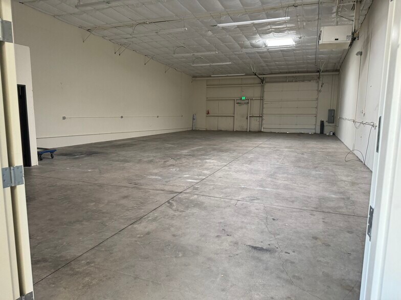 More Photos Of 872 Cottonwood Ln, Fernley Flex For Lease