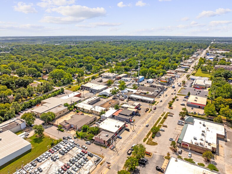 More Photos Of 319 W 79th Ter, Kansas City Warehouse For Lease