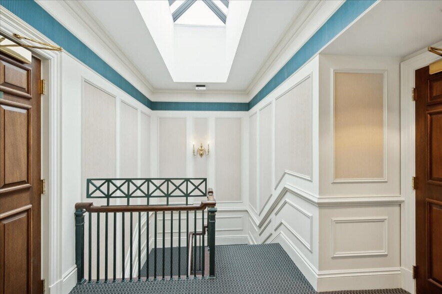 More Photos Of 760 Hopmeadow St, Simsbury Office For Sale