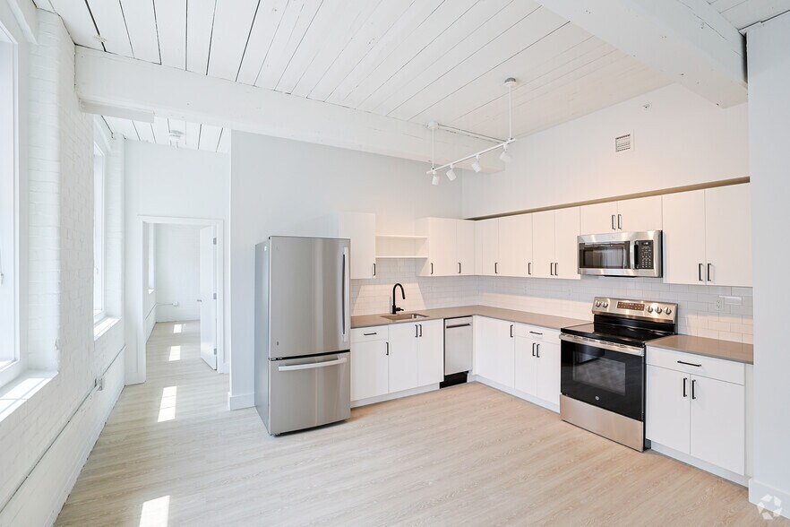 More Photos Of 86 Essex St, Haverhill Apartments For Lease