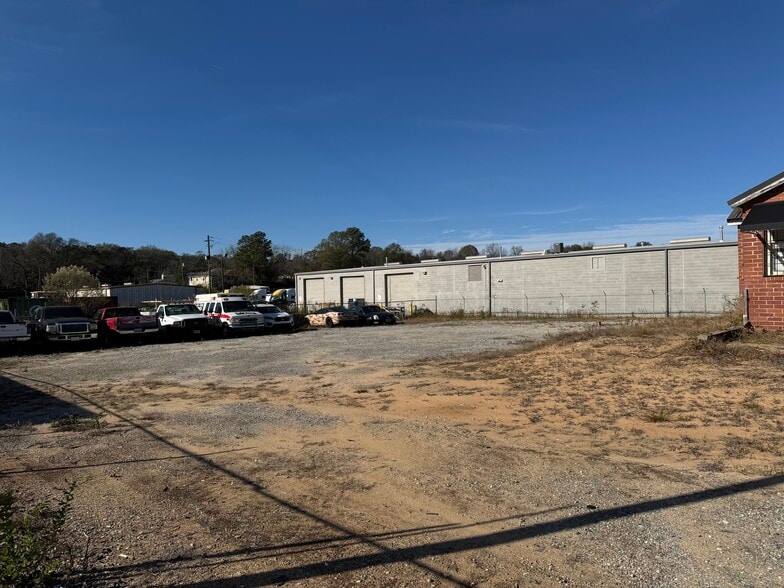 More Photos Of 3071 Broadway, Macon-Bibb Warehouse For Sale