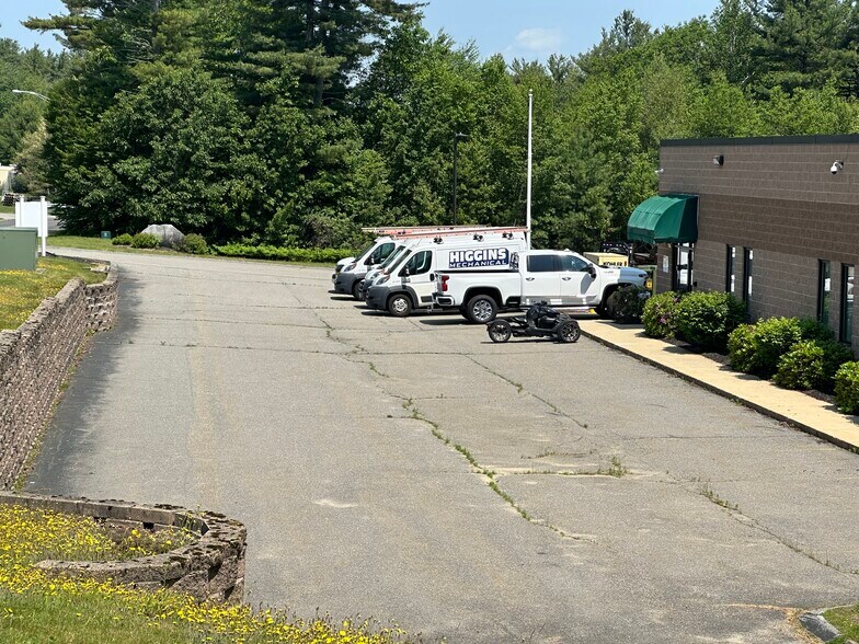 More Photos Of 246 Suffolk Ln, Gardner Manufacturing For Sale