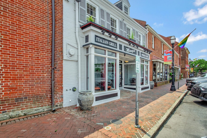 More Photos Of 81 Main St, Annapolis Restaurant For Sale