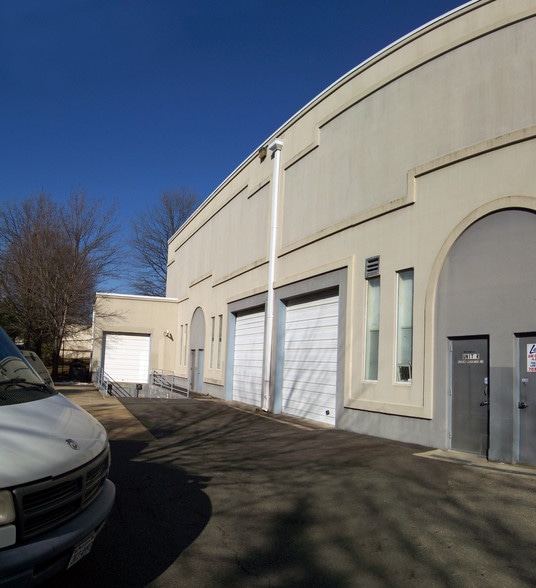 More Photos Of 7964 Conell Ct, Lorton Showroom For Lease