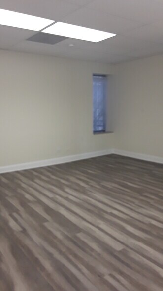 More Photos Of 3403 W Lawrence Ave, Chicago Office For Lease