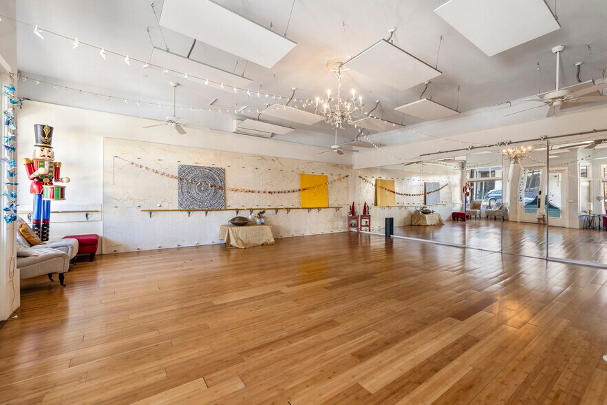More Photos Of 145 N Market St, Wailuku Storefront Retail Residential For Sale