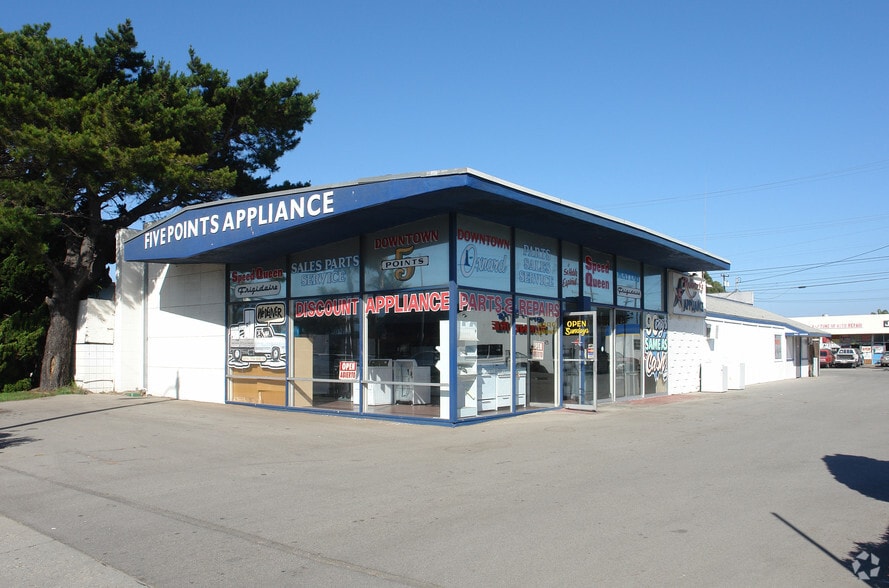 Primary Photo Of , Oxnard General Retail For Sale