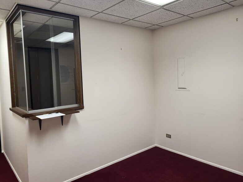 More Photos Of 601 W Central Rd, Mount Prospect Medical For Lease