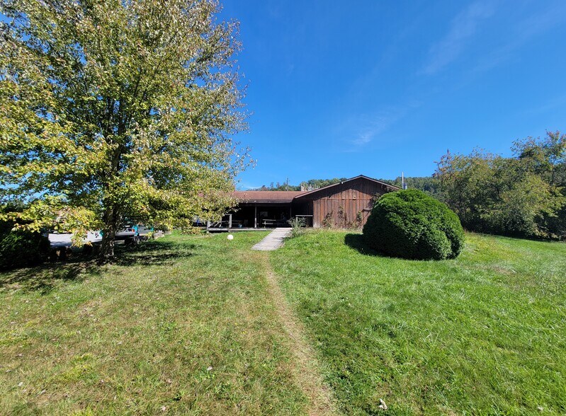 More Photos Of 414 Milroy Grose, Lansing Land For Sale