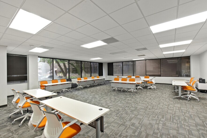 More Photos Of 9990 Richmond Ave, Houston Office For Lease