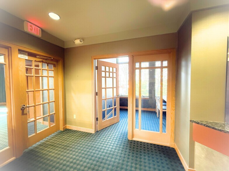 More Photos Of 3515 Coolidge Rd, East Lansing Medical For Lease