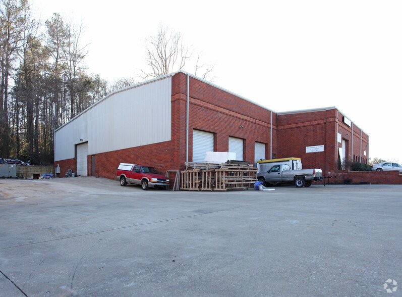 More Photos Of 275 Maltbie St, Lawrenceville Warehouse For Sale