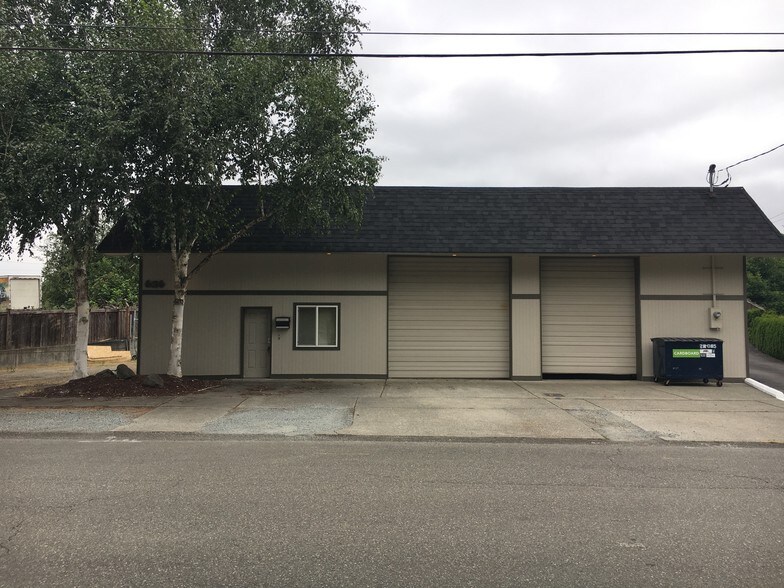 More Photos Of 626 W Main St, Sumner Industrial For Sale