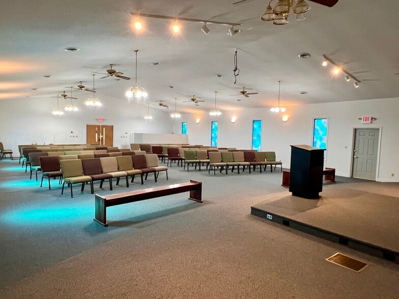 More Photos Of 703 N Main St, LaFayette Religious Facility For Sale