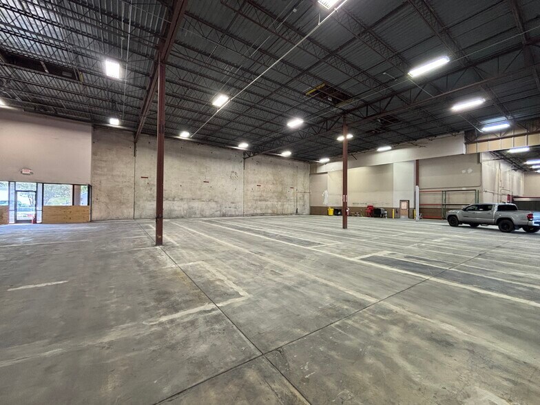 More Photos Of 11105-11119 Landmark 35 Dr, San Antonio Warehouse For Lease