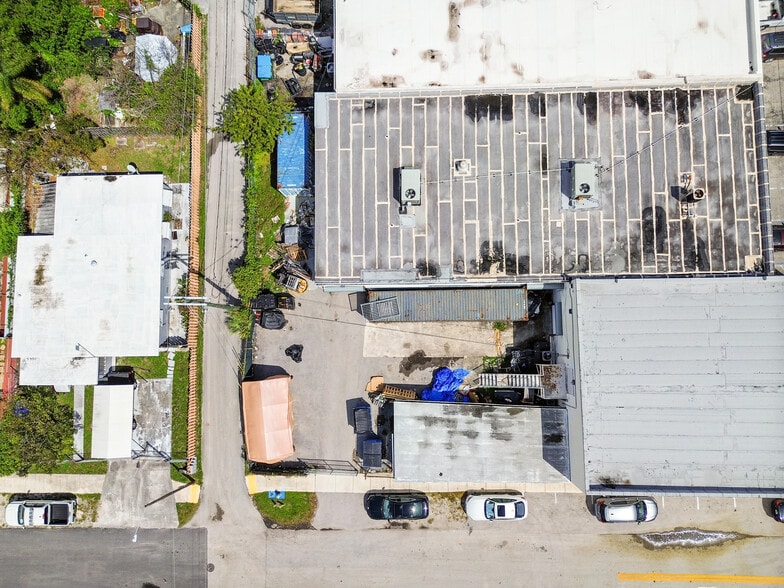 More Photos Of 1800 N Dixie Hwy, Hollywood Showroom For Sale