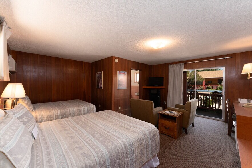More Photos Of 1624 E Main St, Montrose Hotel For Sale