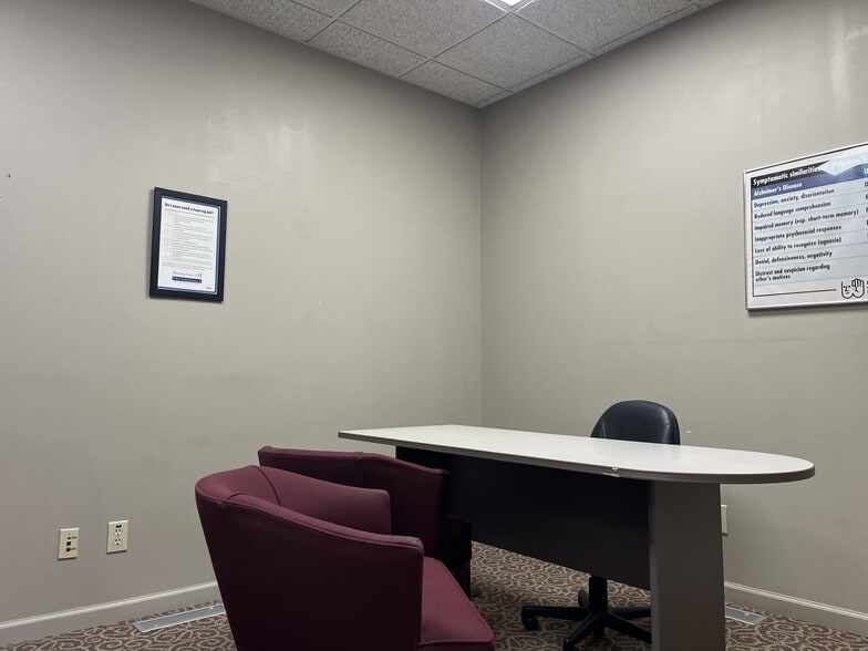 More Photos Of 130 S Washington St, Crawfordsville Office For Sale