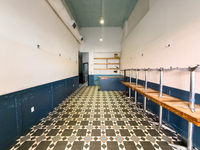 Primary Photo Of 258 Dekalb Ave, Brooklyn Apartments For Lease