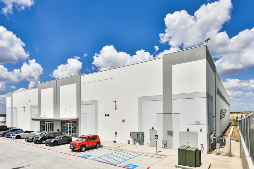 More Photos Of 119 Man United St., Laredo Warehouse For Sale