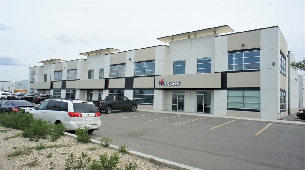 More Photos Of 118 Provincial Ave, Sherwood Park Flex For Sale