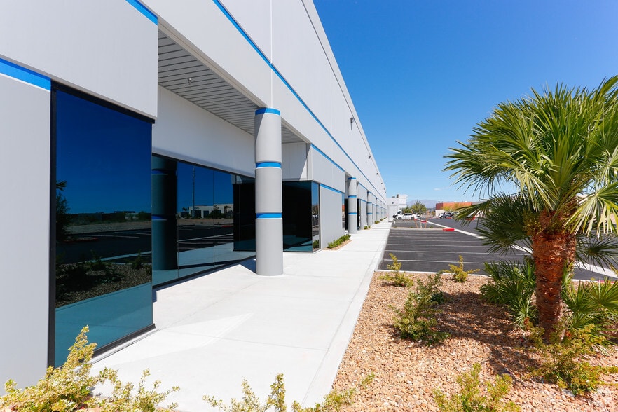 More Photos Of 6445 W Sunset Rd, Las Vegas Warehouse For Lease