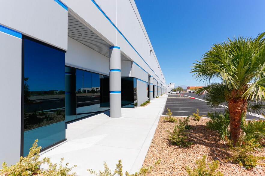 More Photos Of 6445 W Sunset Rd, Las Vegas Warehouse For Lease