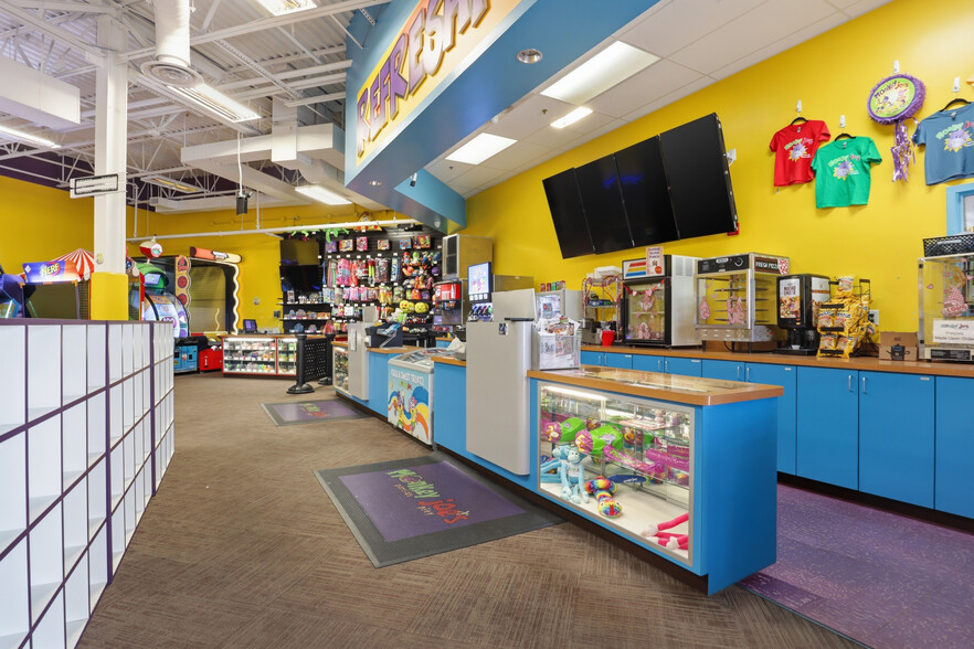 More Photos Of 23520 Overland Dr, Sterling Unknown For Lease