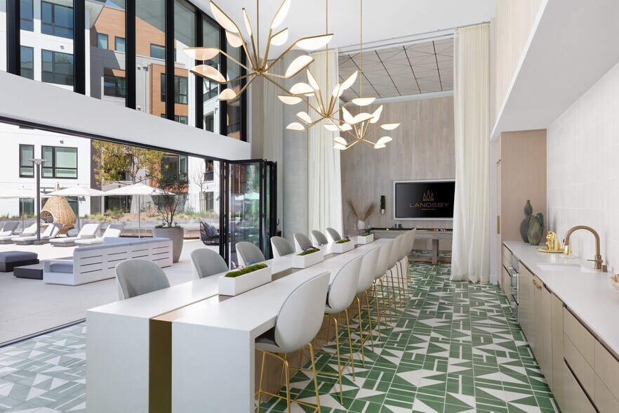 More Photos Of 2580-2590 California St, Mountain View Apartments For Lease