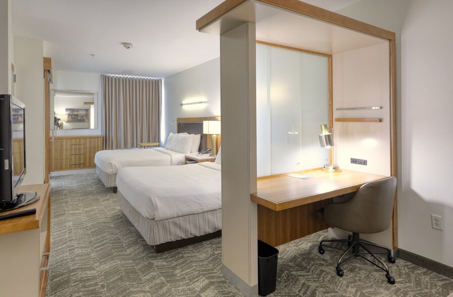 More Photos Of 2120 Nasa 1 Rd, Seabrook Hotel For Sale