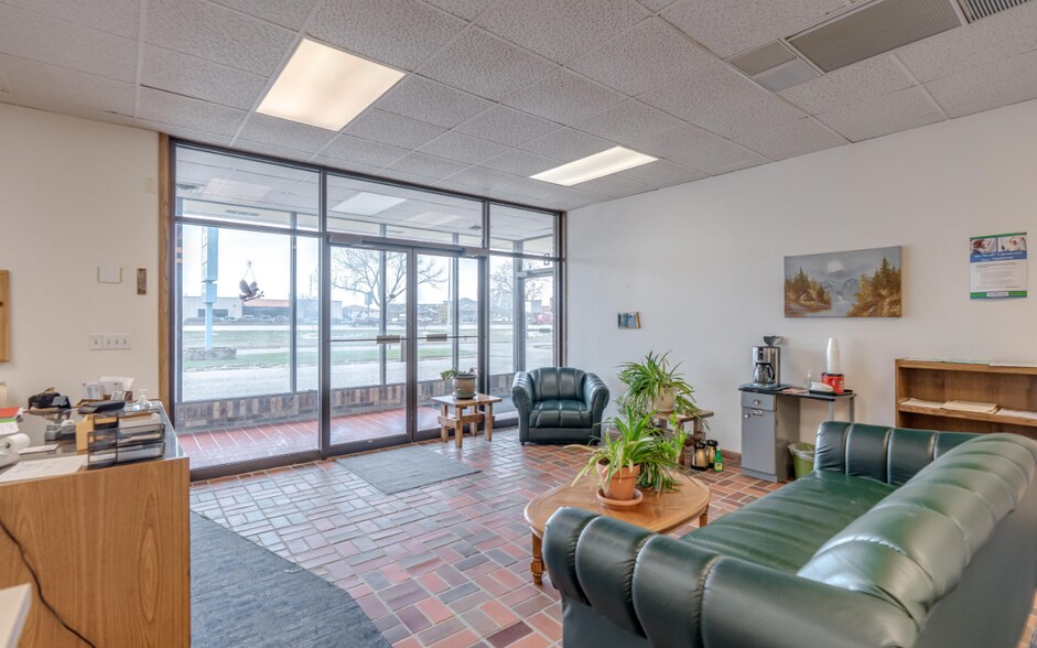More Photos Of 1100 Basin Ave, Bismarck Flex For Sale