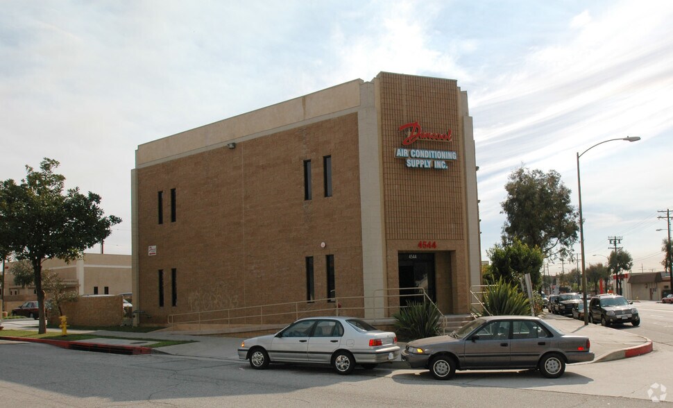 More Photos Of 4544 San Fernando Rd, Glendale Light Manufacturing For Lease