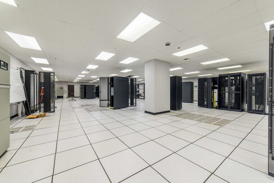 More Photos Of 224 JB Hunt Corporate Dr, Lowell Office For Sale