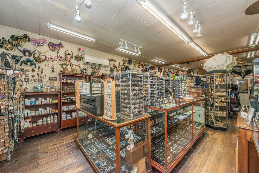 More Photos Of 481 Main St, Weaverville Hotel For Sale