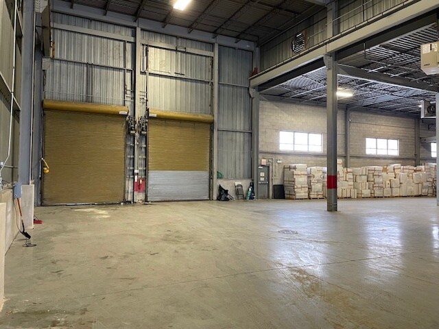 More Photos Of 543 W Algonquin Rd, Arlington Heights Warehouse For Sale