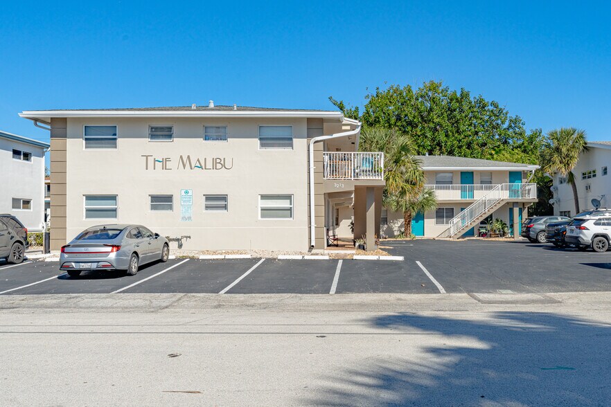 Primary Photo Of 3213 SE 12th St, Pompano Beach Apartments For Sale